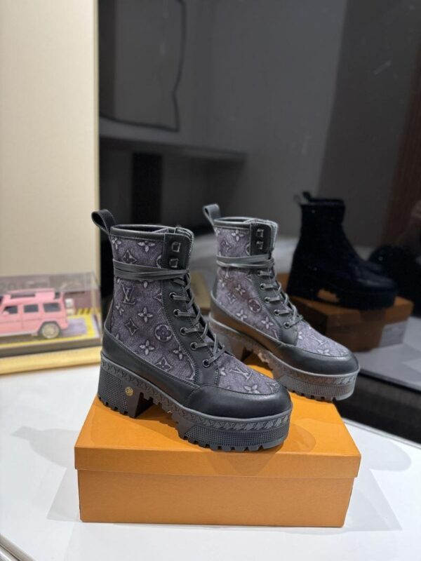 Boots 6088-2457