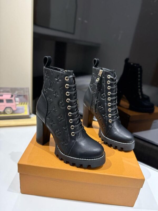 Boots 6088-2456