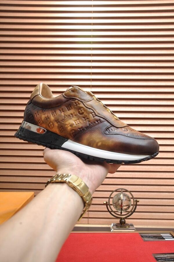 Run Away Sneaker 6038-2767