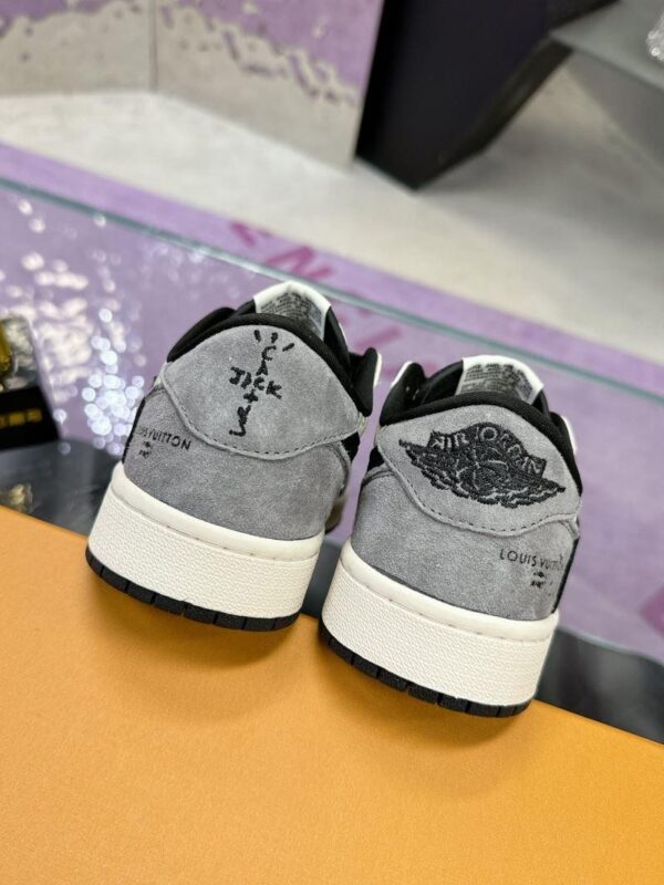x Nike Shoes 6038-2327 - Image 8