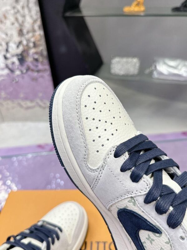 x Nike Shoes 6038-2326 - Image 6
