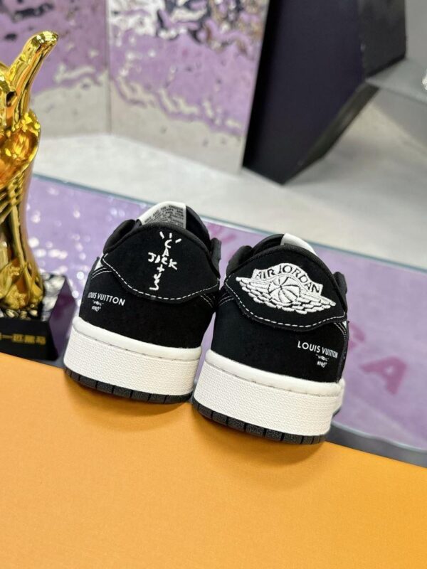 x Nike Shoes 6038-2325 - Image 7