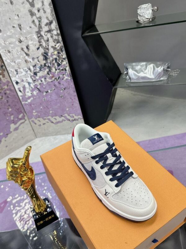 x Nike Shoes 6038-2324 - Image 6