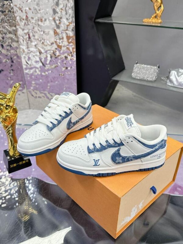 x Nike Shoes 6038-2322 - Image 3