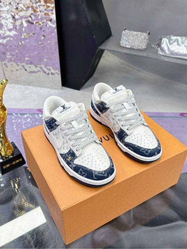 x Nike Shoes 6038-2321 - Image 2