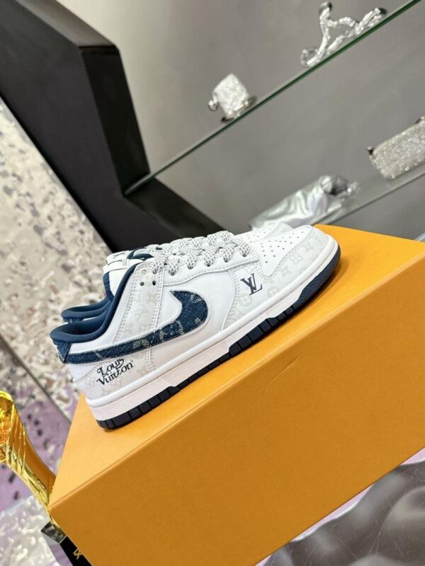 x Nike Shoes 6038-2319 - Image 3