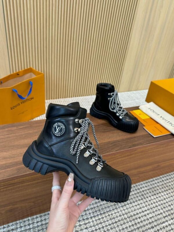 Boots 6045-3267