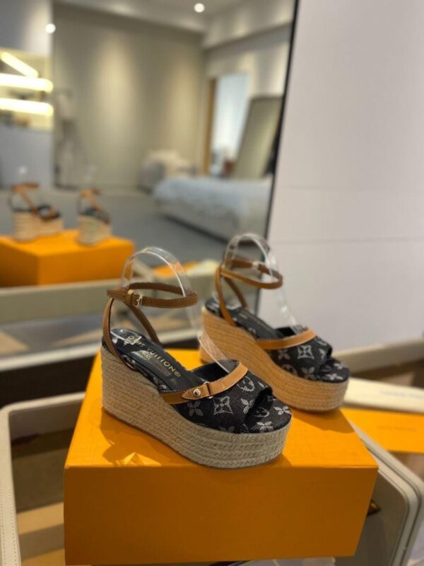 Sandals 6047-2840 - Image 2