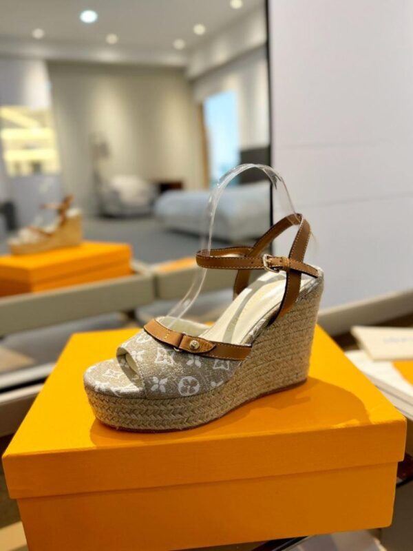 Sandals 6047-2838