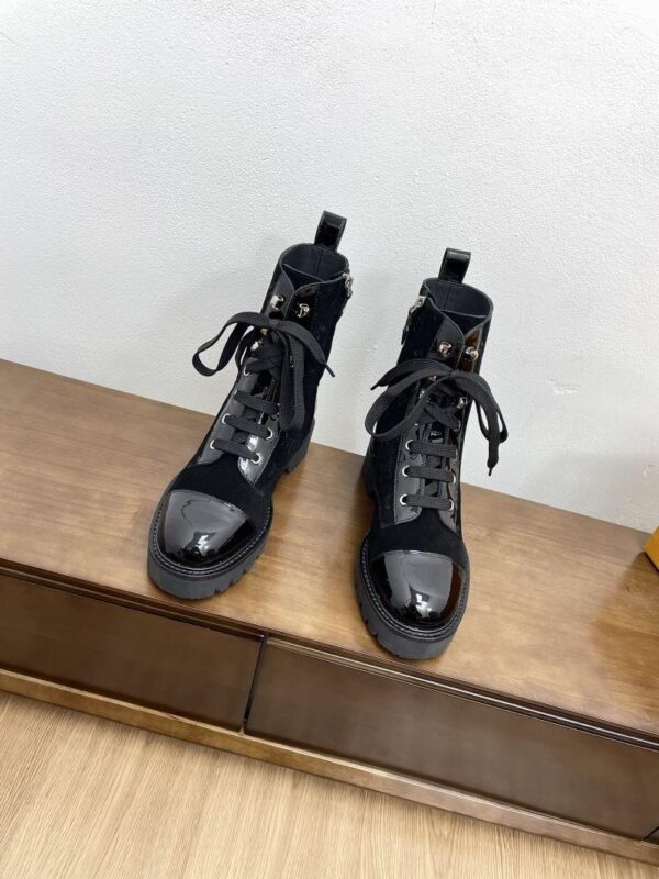 Boots 6045-3258