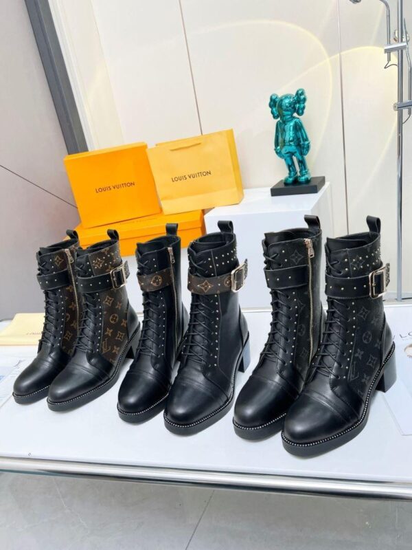 Boots 6045-3247