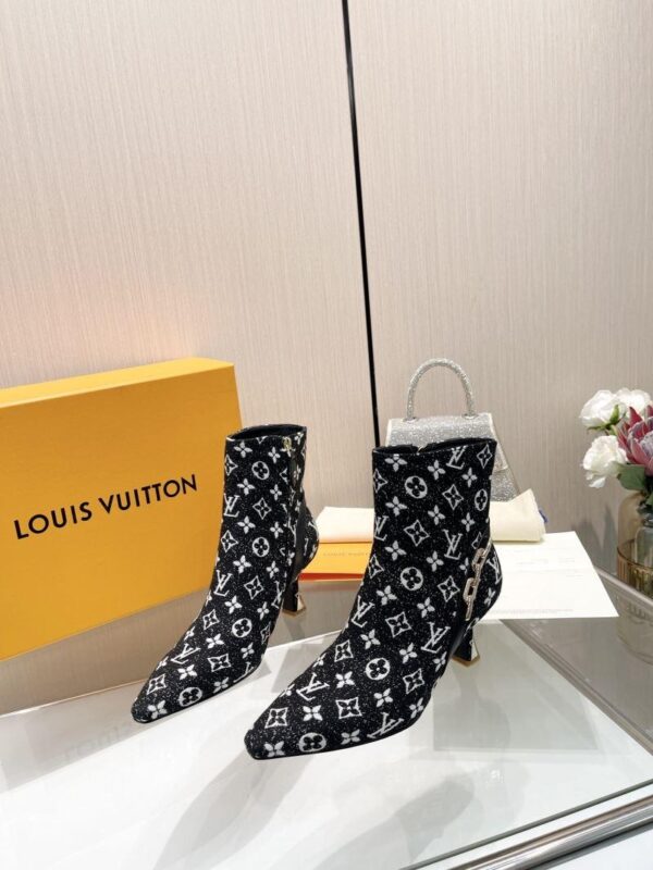 Boots 6045-3108