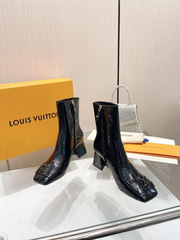 Boots 6045-3100