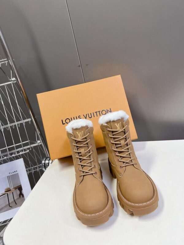 Boots 6047-2581