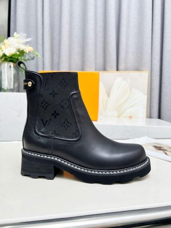 Boots 6047-2579