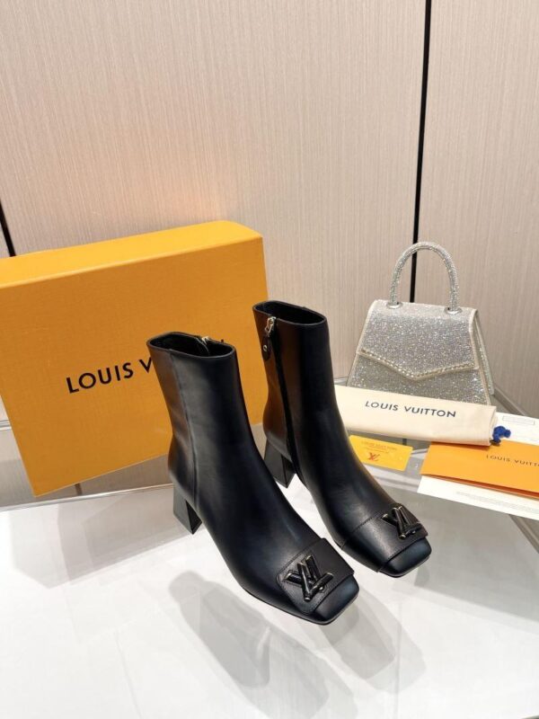 Boots 6045-3097