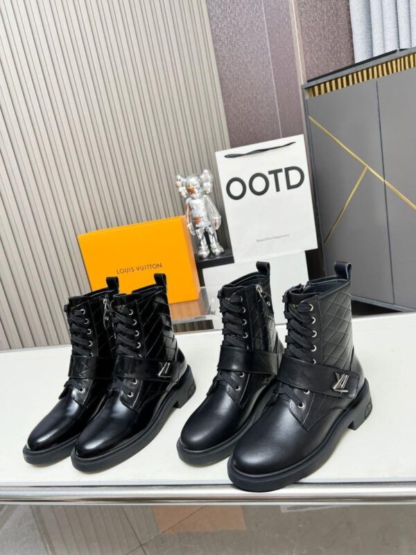 Boots 6047-2577