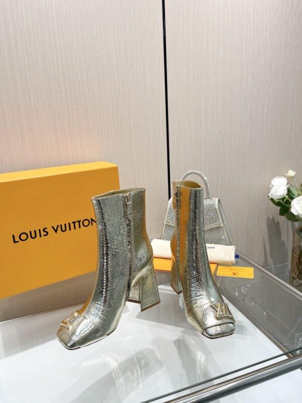 Boots 6045-3095