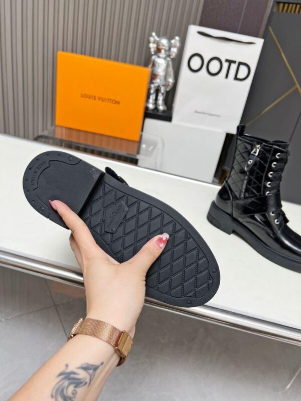 Boots 6047-2577 - Image 9