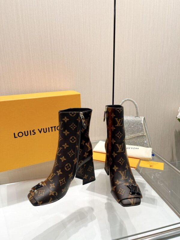 Boots 6045-3093 - Image 2