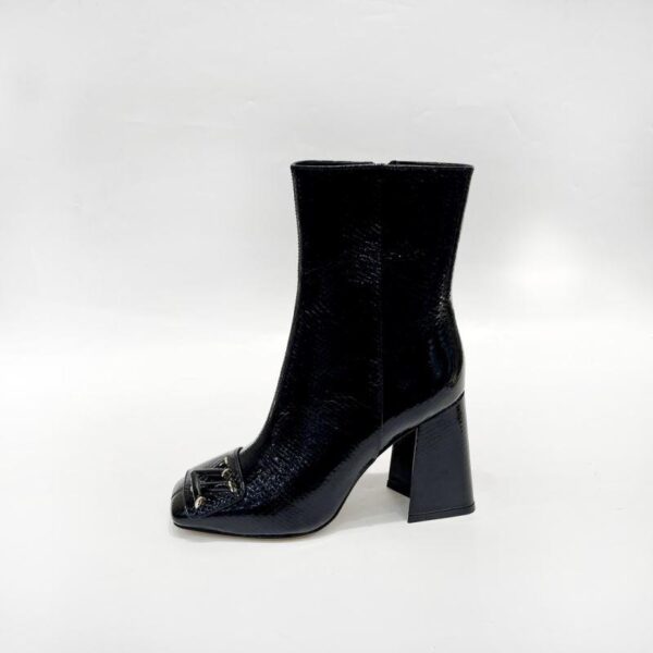 Boots 6045-3090