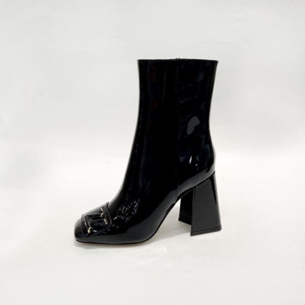Boots 6045-3089