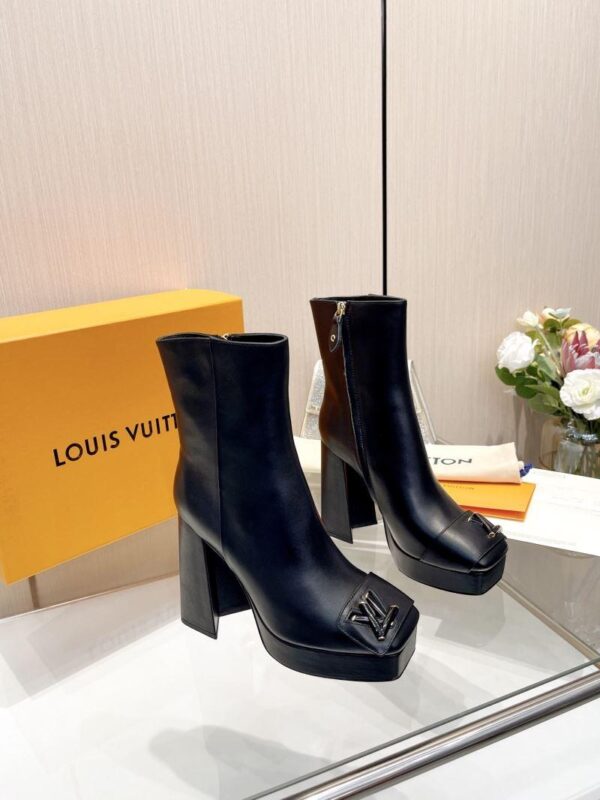 Boots 6045-3087
