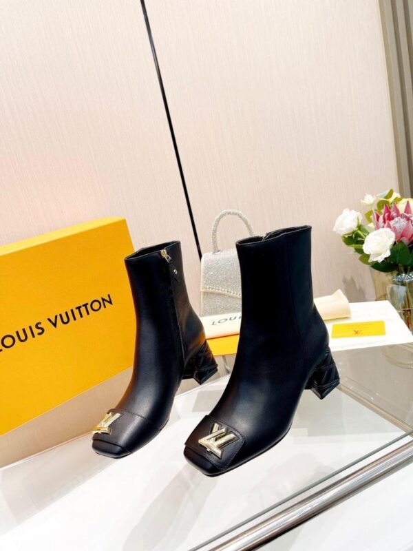 Boots 6045-3080