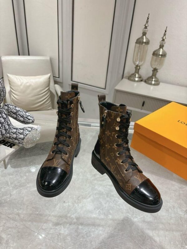 Boots 6047-2572