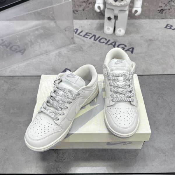 x Nike Shoes 6080-2327 - Image 3