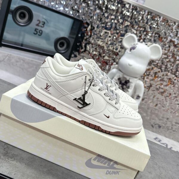 x Nike Shoes 6080-2326 - Image 2
