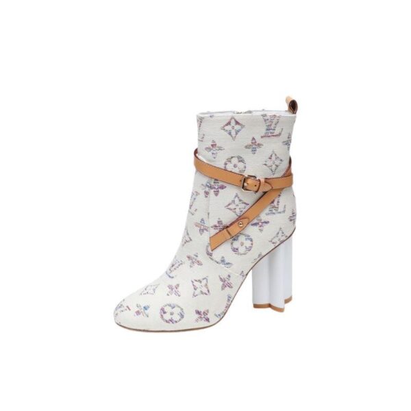 Boots 6045-3074