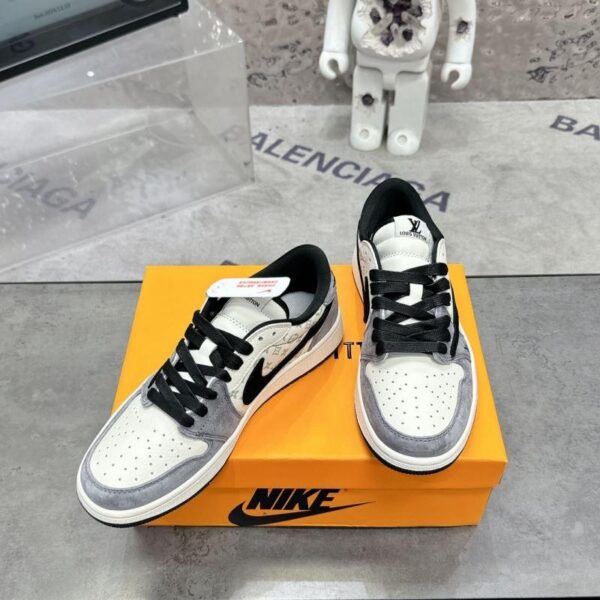 x Nike Shoes 6080-2322 - Image 3