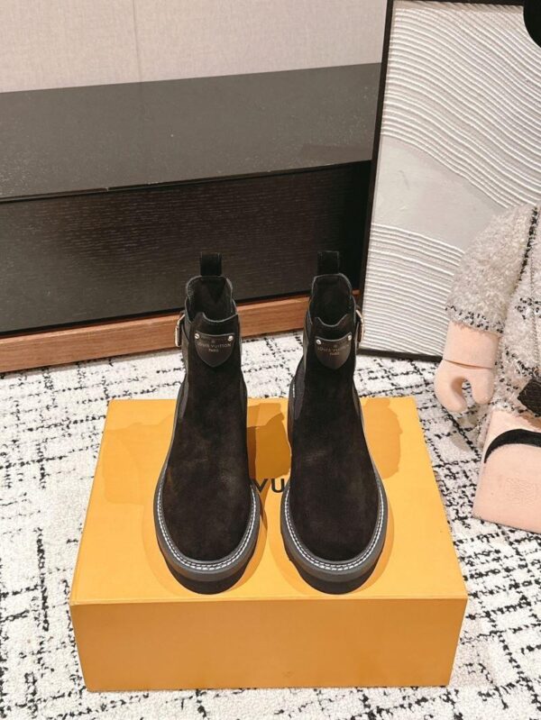 Boots 6047-2495