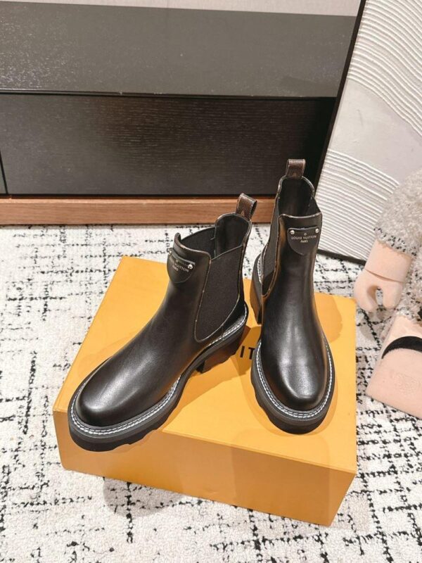 Boots 6047-2494 - Image 2