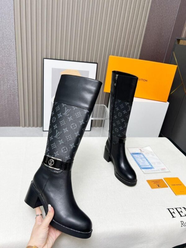 Boots 6045-3058