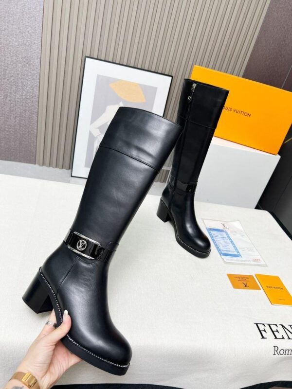 Boots 6045-3057