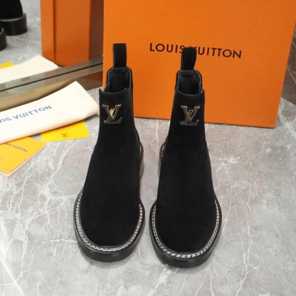 Boots 6045-3056