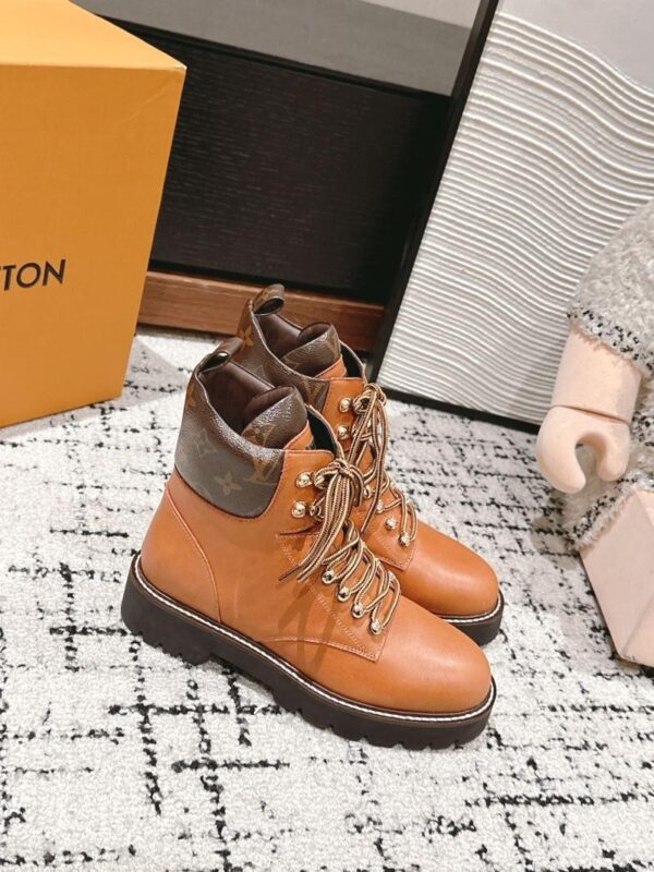 Boots 6047-2457 - Image 2