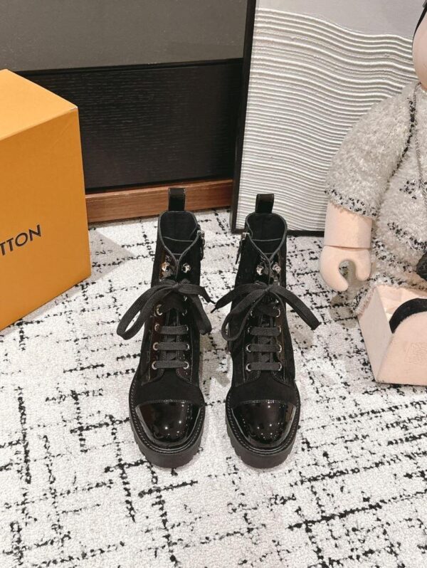 Boots 6047-2456