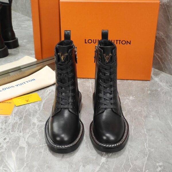 Boots 6045-3052