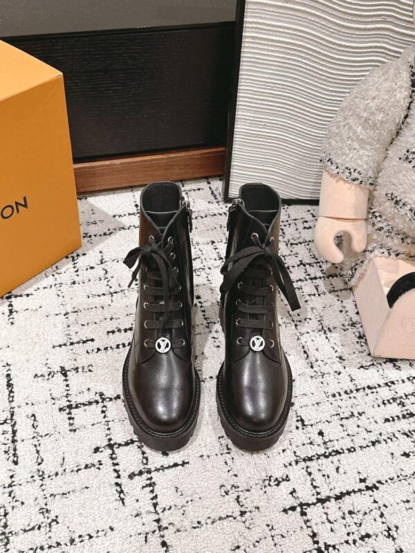 Boots 6047-2455