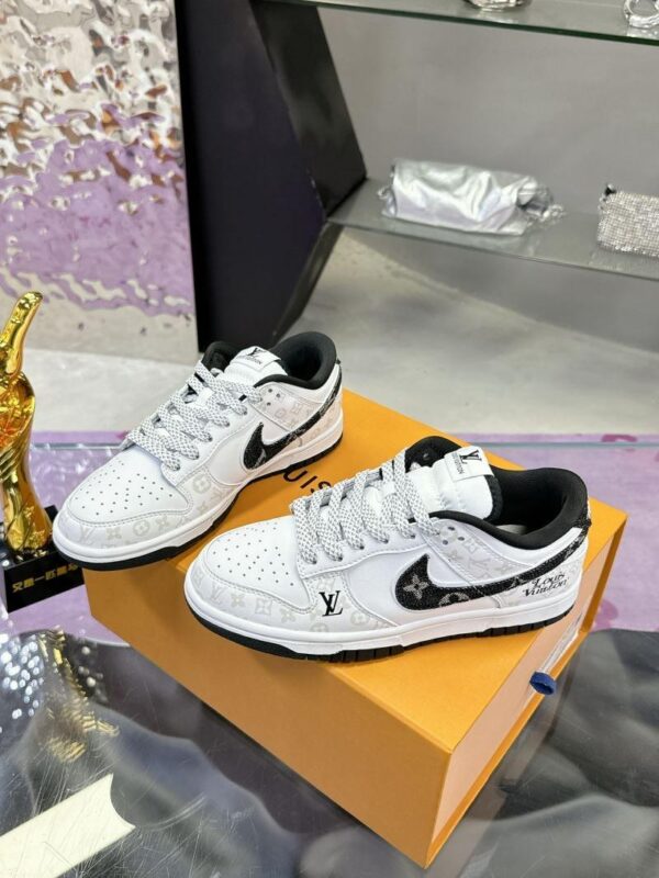 x Nike Shoes 6045-3382 - Image 5