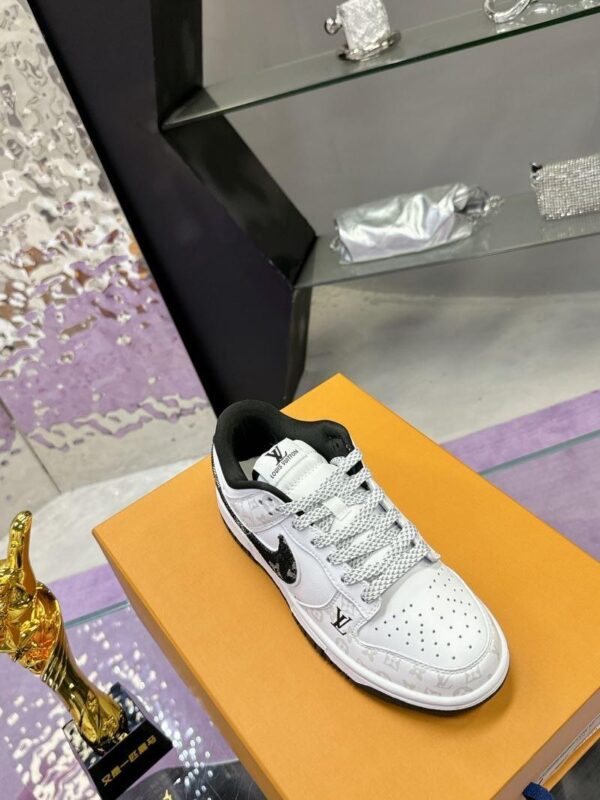 x Nike Shoes 6045-3382 - Image 6