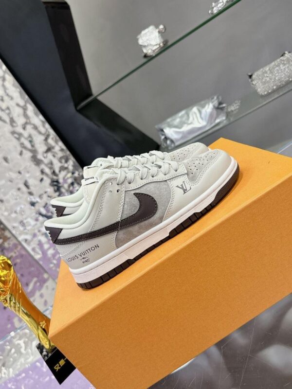 x Nike Shoes 6045-3379 - Image 3