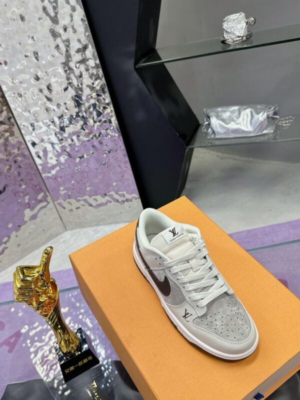 x Nike Shoes 6045-3379 - Image 6