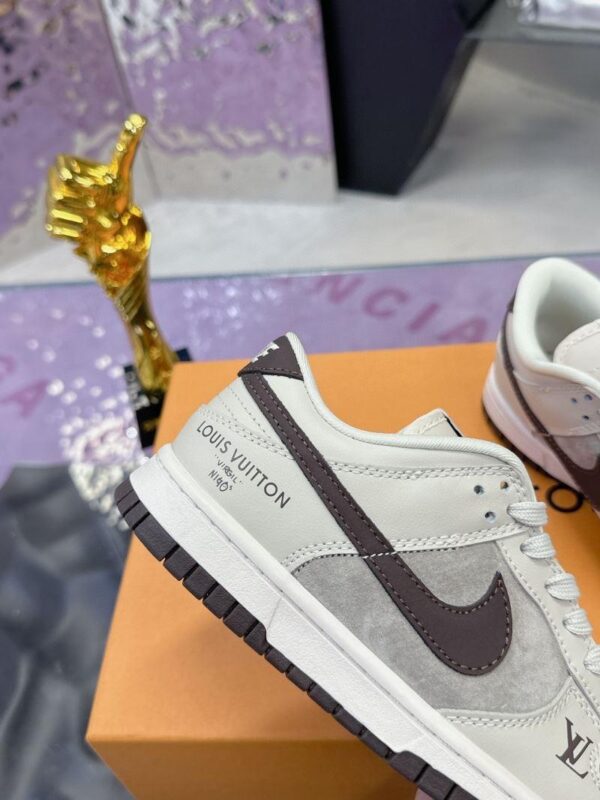 x Nike Shoes 6045-3379 - Image 9
