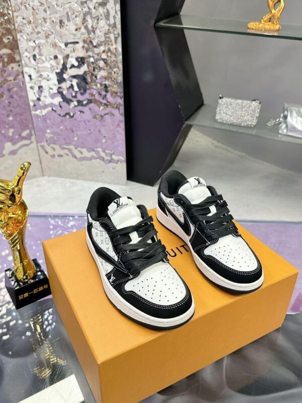 x Nike Shoes 6045-3377