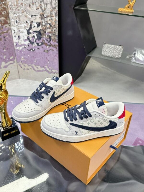 x Nike Shoes 6045-3376 - Image 3