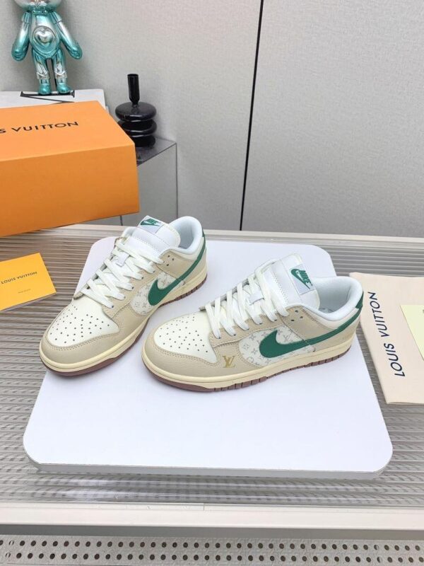 x Nike Shoes 6045-3167 - Image 3